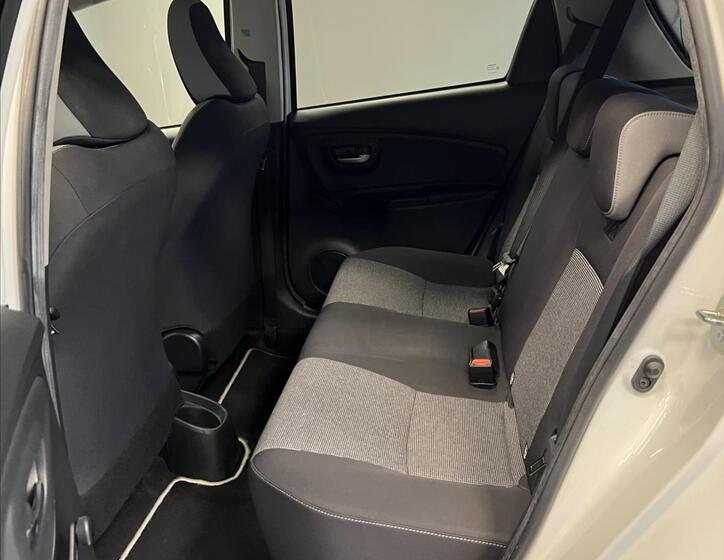 Toyota Yaris 9