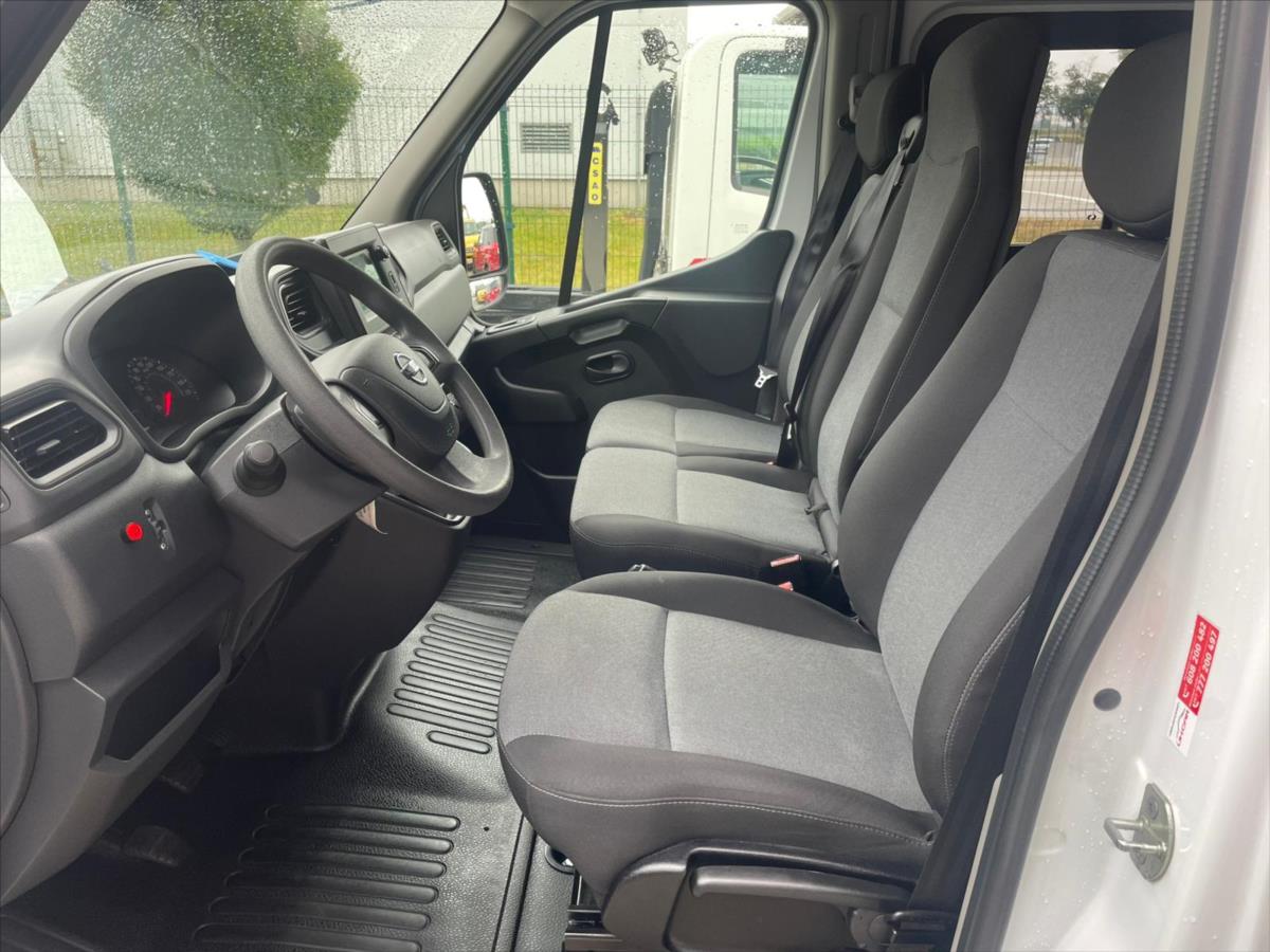 Nissan Interstar