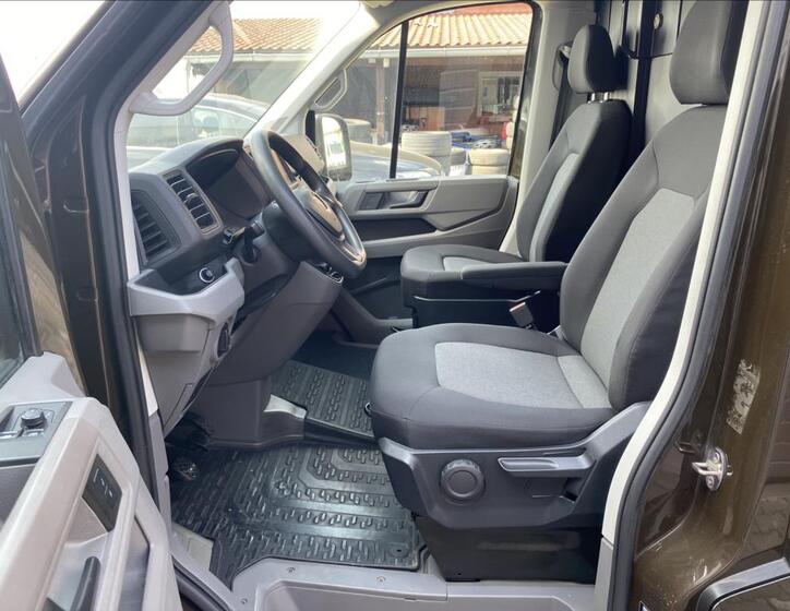 Volkswagen Crafter 9