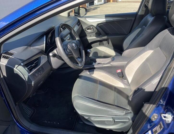 Toyota Avensis 10