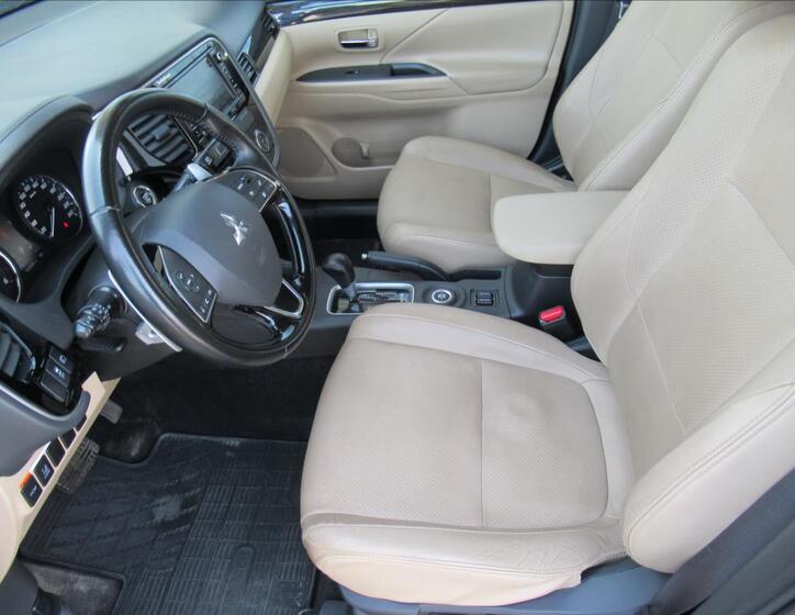 Mitsubishi Outlander 14