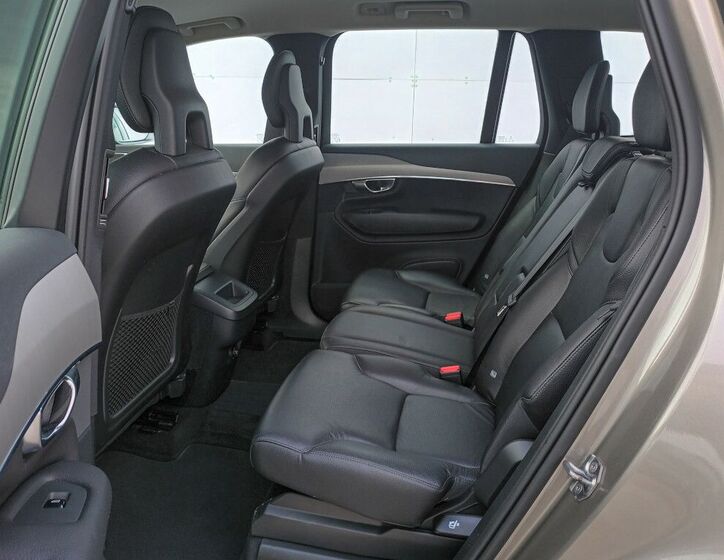 Volvo XC90 13