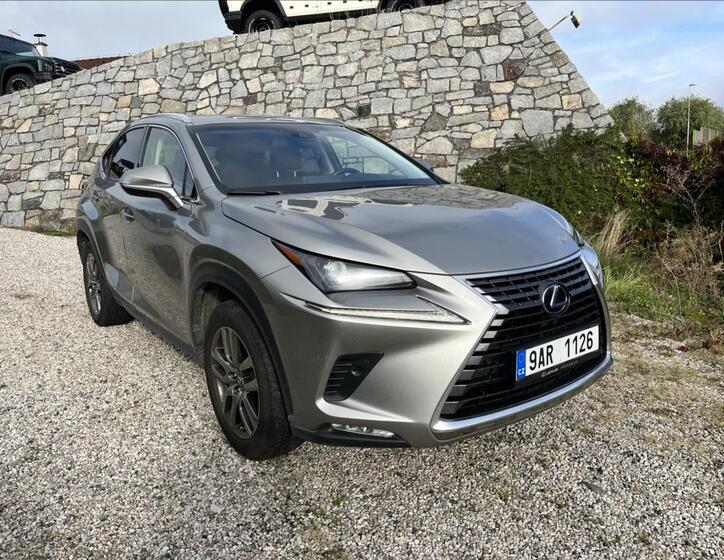 Lexus NX 300h 1