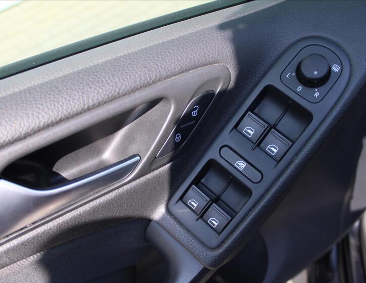Volkswagen Golf 15