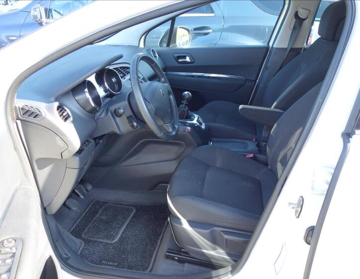 Peugeot 5008 10