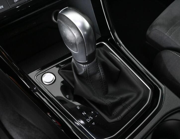 Volkswagen Touran 25
