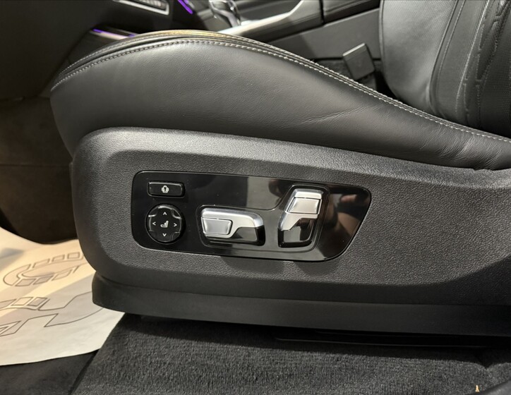 BMW X5 8