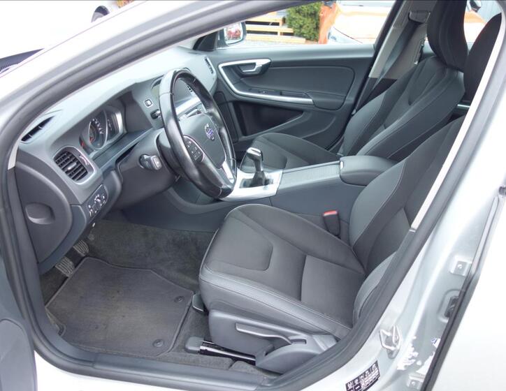 Volvo V60 10
