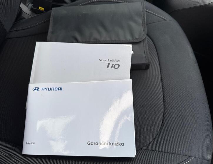 Hyundai i10 24