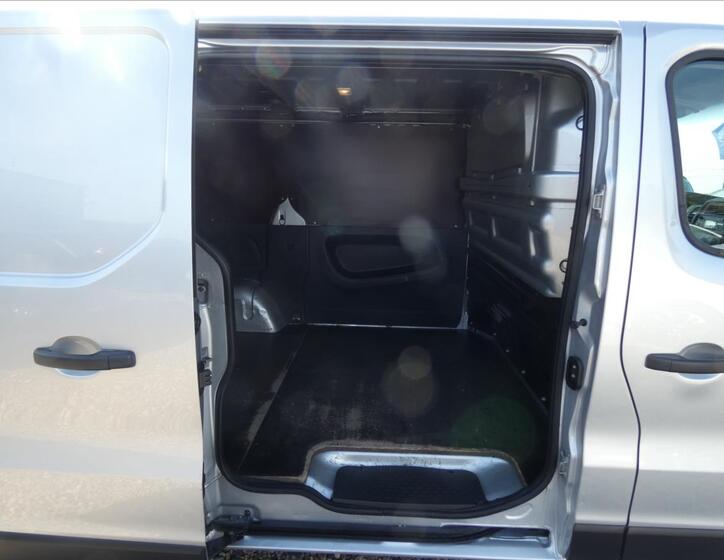 Renault Trafic 10