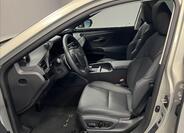Lexus ES 300h 6