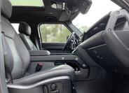 Land Rover Defender 24