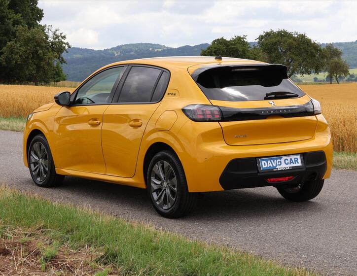 Peugeot 208 5