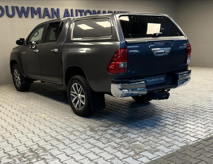 Toyota Hilux 16