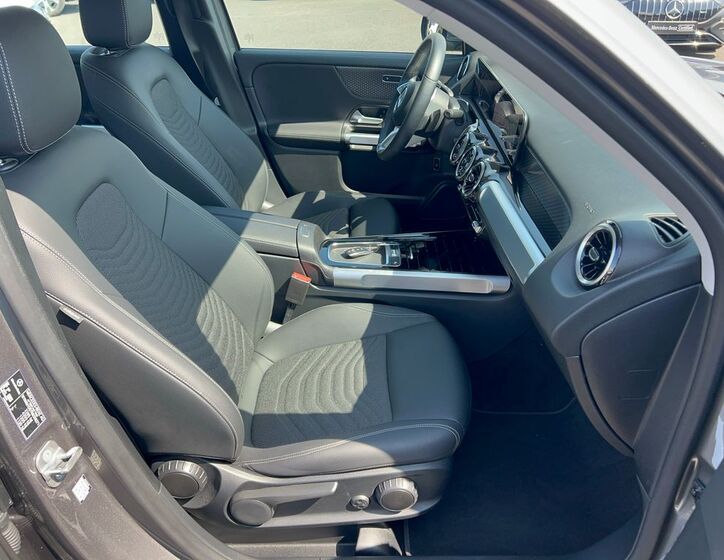 Mercedes-Benz GLB 6