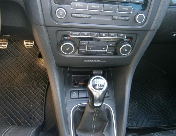 Volkswagen Golf 10