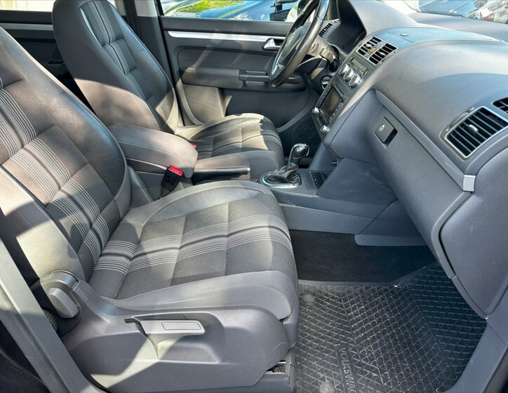Volkswagen Touran 11