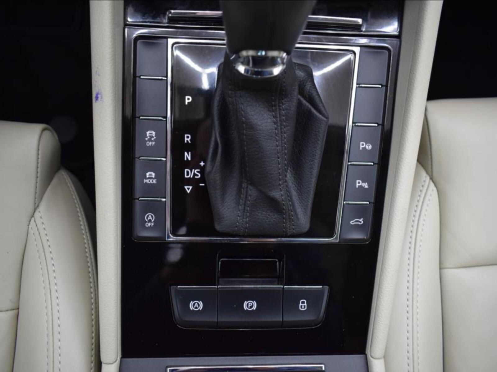 Škoda Superb 33