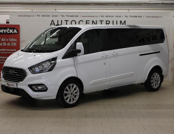 Ford Tourneo Custom 1