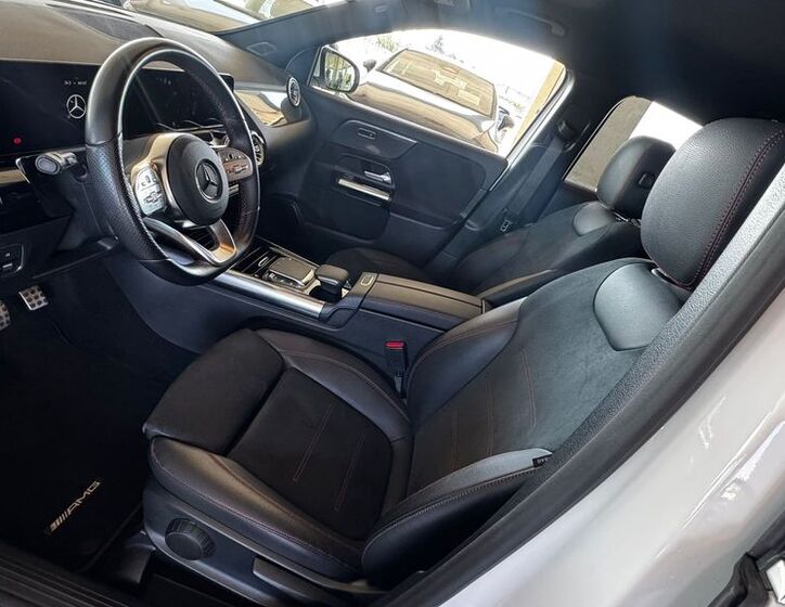 Mercedes-Benz GLA 9
