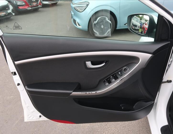 Hyundai i30 19