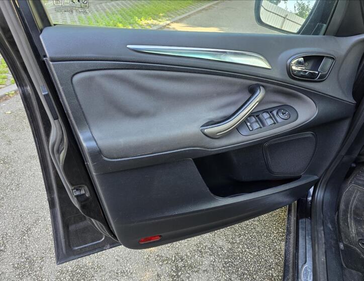 Ford S-MAX 19