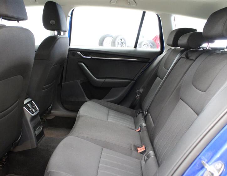 Škoda Octavia 14