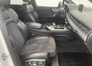 Audi Q7 24