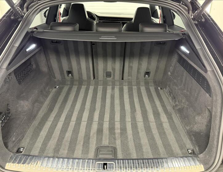Audi Q8 38