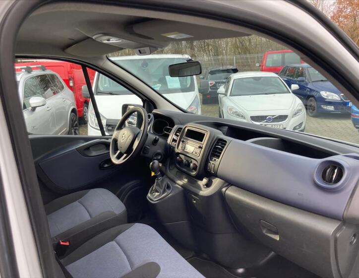 Opel Vivaro 26