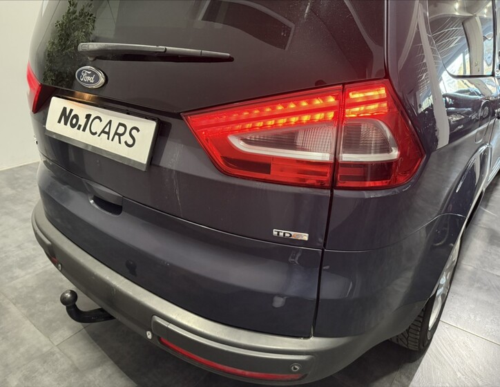 Ford Galaxy 23