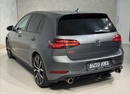 Volkswagen Golf 11