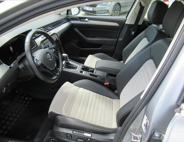 Volkswagen Passat 9