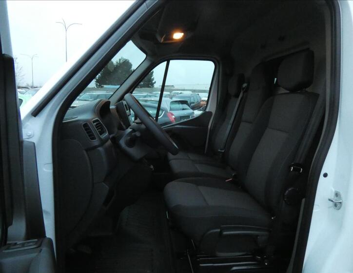 Renault Master 9