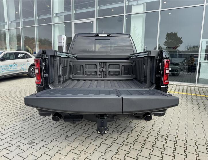 Dodge RAM 6