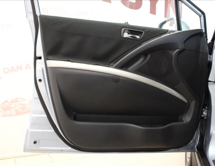 Toyota Corolla Verso 9