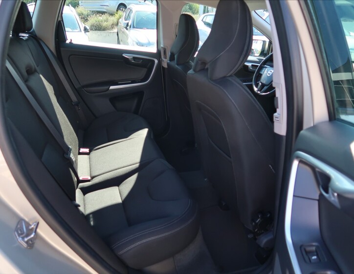 Volvo XC60 11