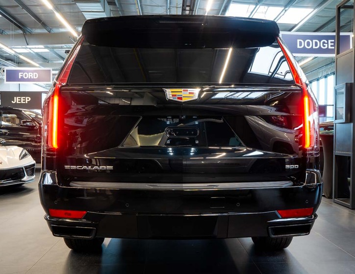 Cadillac Escalade 5