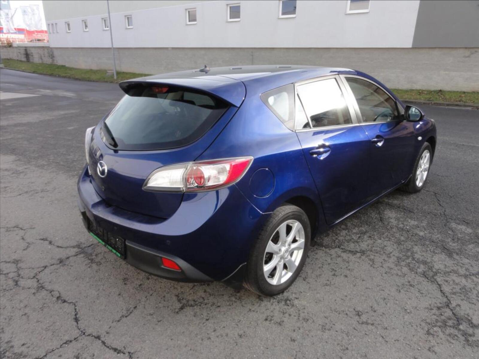 Mazda 3 4