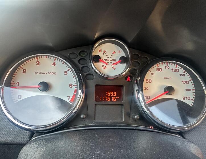 Peugeot 207 15