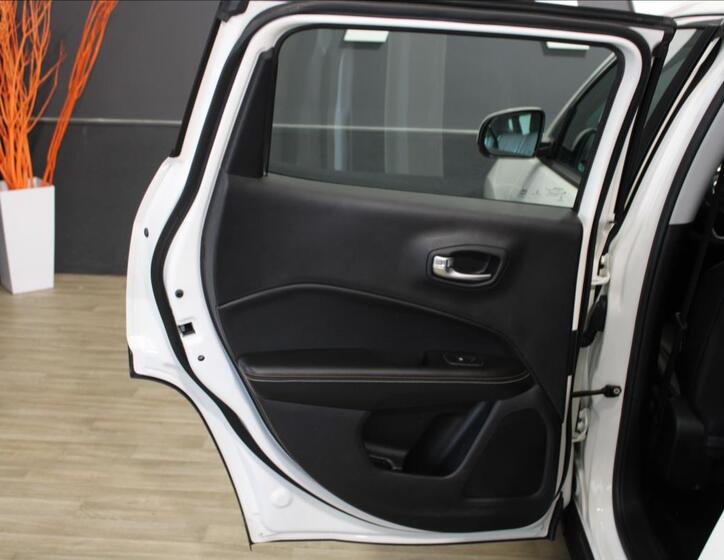 Jeep Compass 15