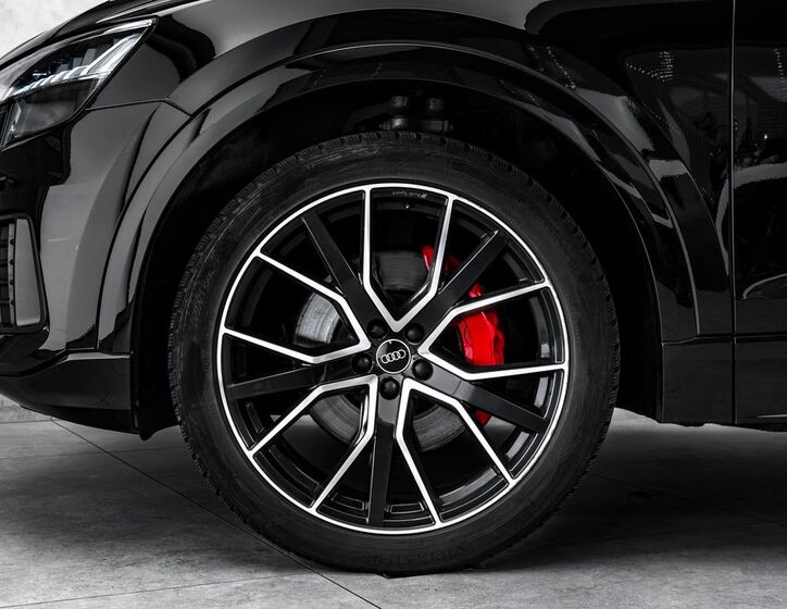 Audi Q8 2