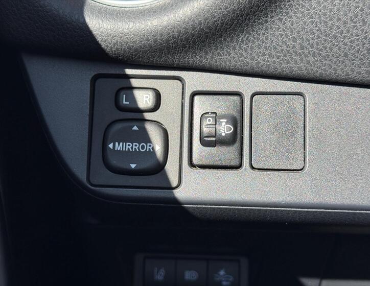 Toyota Yaris 18