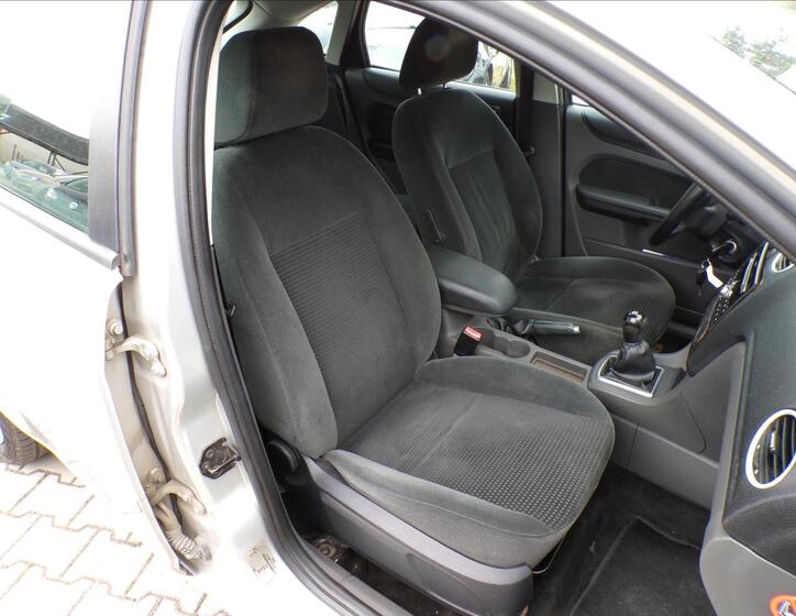 Ford Focus 24