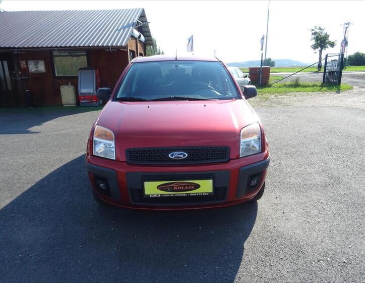 Ford Fusion 1