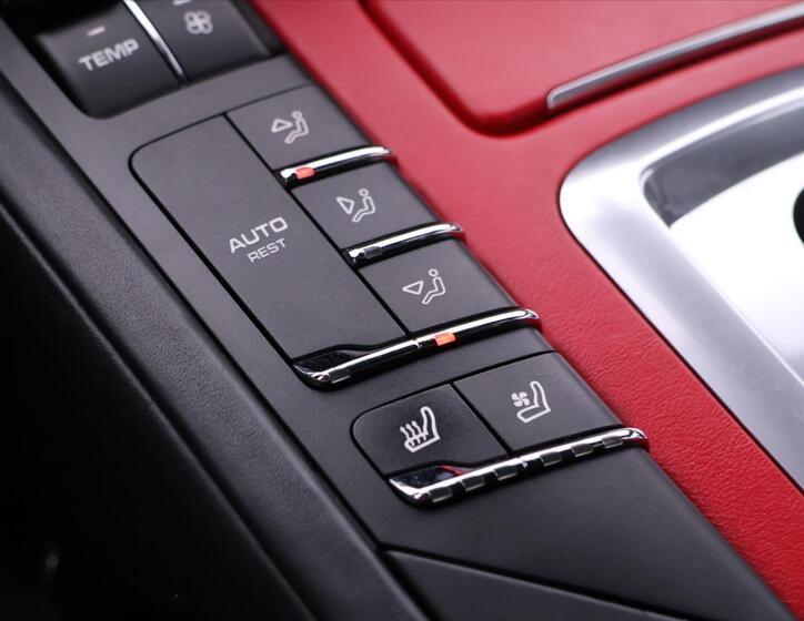Porsche Cayenne 30