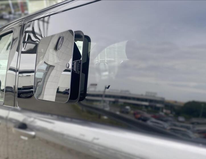 Volkswagen Caravelle 16