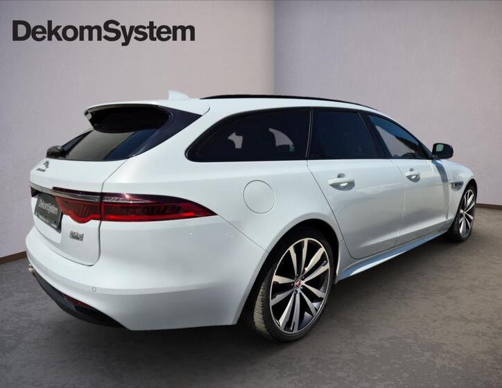 Jaguar XF 3