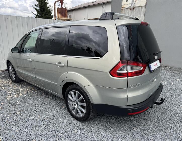 Ford Galaxy 10