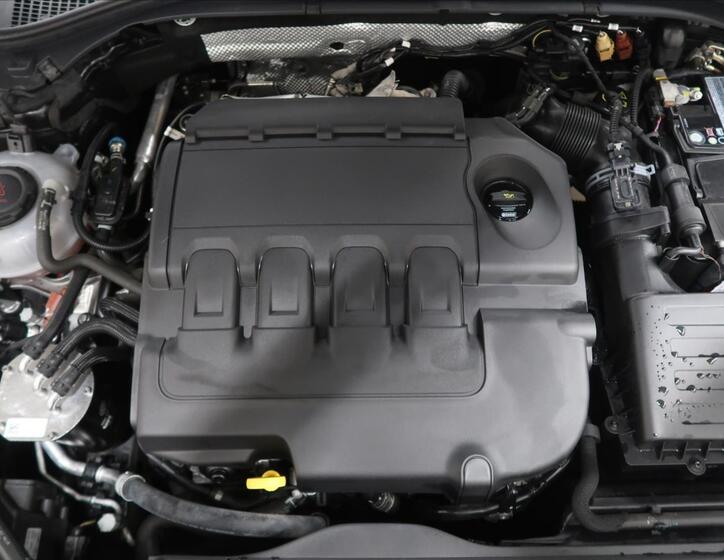 Škoda Superb 9